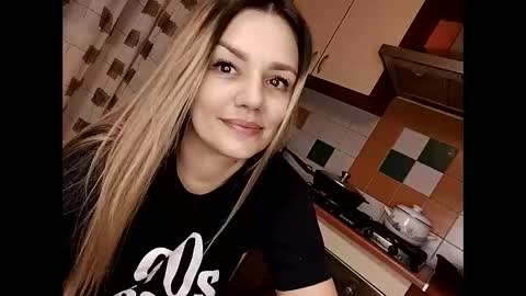 Snapshot of krisssexi chatting on January 2025 12:33:01 AM KrissSexi online show from January 2025 12:33:01 AM