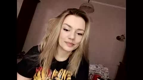 Snapshot of krisssexi chatting on February 2025 05:53:01 AM KrissSexi online show from February 2025 05:53:01 AM