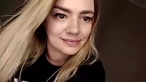 Snapshot of krisssexi chatting on September 2025 09:37:01 PM KrissSexi online show from September 2025 09:37:01 PM