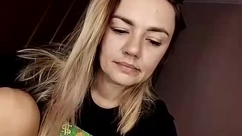 Snapshot of krisssexi chatting on September 2025 04:36:02 AM KrissSexi online show from September 2025 04:36:02 AM