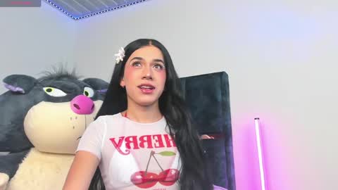 Snapshot of kristall_swan chatting on April 2026 02:00:02 PM Kristall online show from April 2026 02:00:02 PM