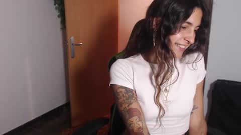 Snapshot of kristenwylde chatting on September 2025 08:00:02 PM Kristen Wylde - online show from September 2025 08:00:02 PM