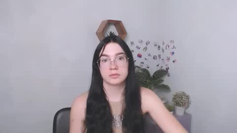 Snapshot of kristenx_x chatting on September 2025 12:49:02 PM Kristen online show from September 2025 12:49:02 PM