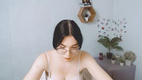 Snapshot of kristenx_x chatting on October 2025 07:17:01 AM Kristen online show from October 2025 07:17:01 AM