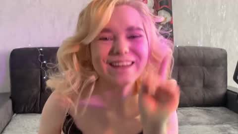 Snapshot of kristibiz chatting on March 2026 11:38:01 AM kristibiz online show from March 2026 11:38:01 AM