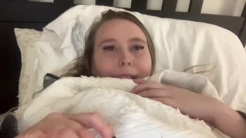 Snapshot of kristicutiez chatting on December 2024 01:29:02 AM Kristi 3 online show from December 2024 01:29:02 AM