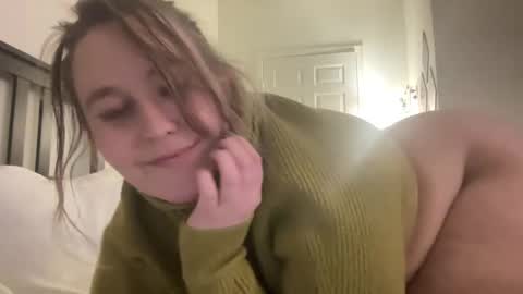 Snapshot of kristicutiez chatting on February 2025 04:54:02 AM Kristi 3 online show from February 2025 04:54:02 AM