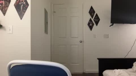 Snapshot of kristicutiez chatting on March 2025 04:12:02 AM Kristi 3 online show from March 2025 04:12:02 AM