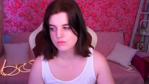 Snapshot of kristifoxy chatting on June 2026 05:28:02 AM kristifoxy online show from June 2026 05:28:02 AM