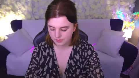 Snapshot of kristifoxy chatting on June 2026 12:37:01 PM kristifoxy online show from June 2026 12:37:01 PM