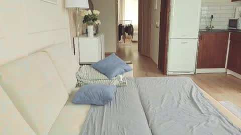 Kristi online show from October 2025 07:10:02 AM