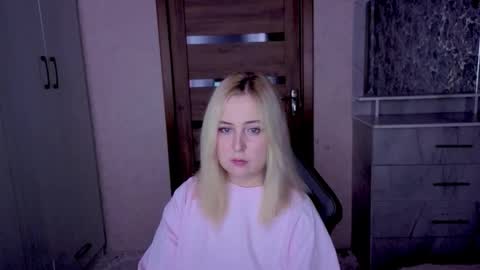 Kristy online show from April 2026 10:21:02 PM