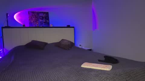 Kristi online show from March 2025 06:04:01 AM