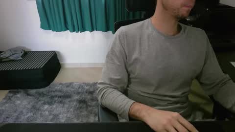 Snapshot of krocr_iras chatting on November 2025 03:01:02 PM Lucas Edu online show from November 2025 03:01:02 PM