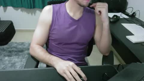 Snapshot of krocr_iras chatting on December 2025 01:36:01 AM Lucas Edu online show from December 2025 01:36:01 AM