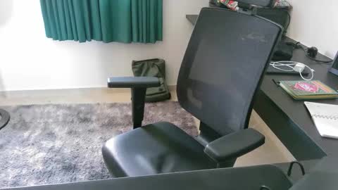 Snapshot of krocr_iras chatting on February 2026 03:49:02 PM Lucas Edu online show from February 2026 03:49:02 PM