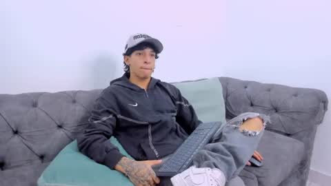 Snapshot of kroywave chatting on June 2026 03:26:01 AM Kroy Wave Muscle Tattoos Latino online show from June 2026 03:26:01 AM
