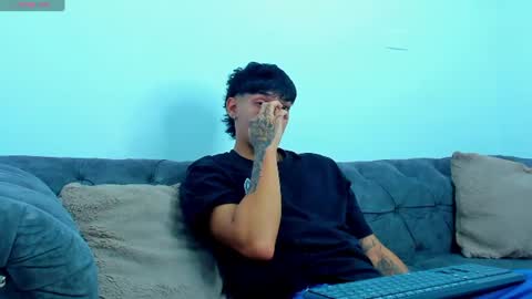 Snapshot of kroywave chatting on July 2026 04:05:02 AM Kroy Wave Muscle Tattoos Latino online show from July 2026 04:05:02 AM