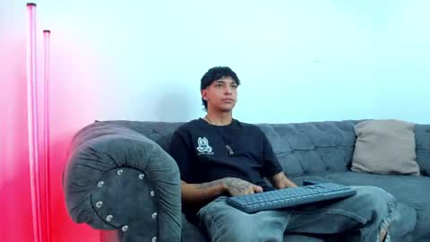 Snapshot of kroywave chatting on July 2026 10:21:02 AM Kroy Wave Muscle Tattoos Latino online show from July 2026 10:21:02 AM