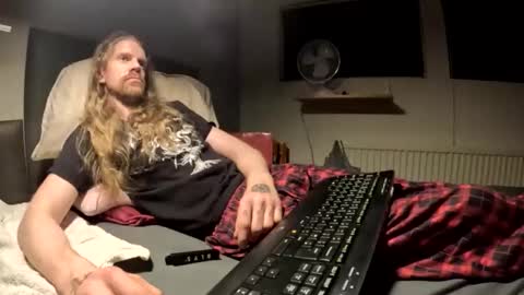 Krullz online show from January 2026 12:26:01 AM