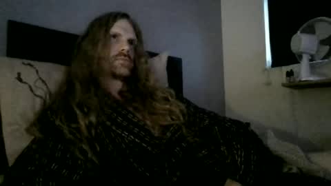 Snapshot of krullz123 chatting on June 2026 11:52:01 PM Krullz online show from June 2026 11:52:01 PM