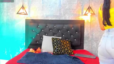 Kystal Taylor online show from November 2025 11:32:02 AM