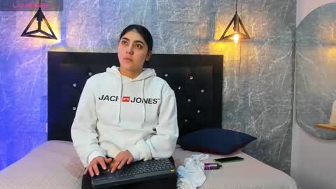 Kystal Taylor online show from January 2026 10:29:01 AM