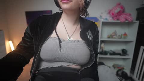 Snapshot of krystalsyxx chatting on March 2025 05:24:02 PM Krystal Syx online show from March 2025 05:24:02 PM