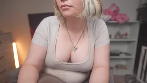 Krystal Syx online show from November 2025 12:57:02 AM