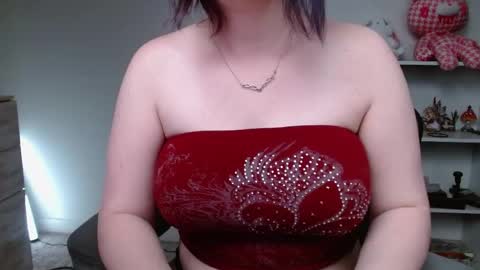 Snapshot of krystalsyxx chatting on May 2026 06:02:01 PM Krystal Syx online show from May 2026 06:02:01 PM