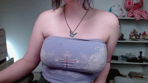 Snapshot of krystalsyxx chatting on May 2026 09:35:02 PM Krystal Syx online show from May 2026 09:35:02 PM