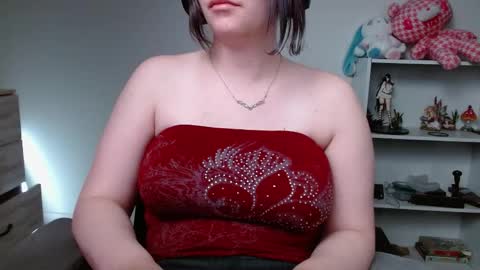 Snapshot of krystalsyxx chatting on May 2026 02:02:01 PM Krystal Syx online show from May 2026 02:02:01 PM