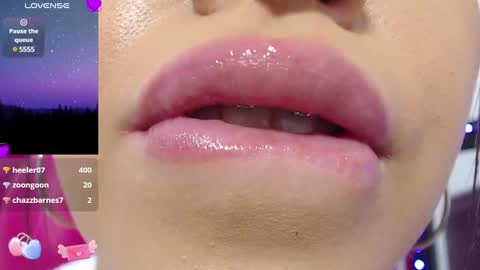 Snapshot of krysten_ritter2 chatting on December 2024 11:18:02 AM krys online show from December 2024 11:18:02 AM