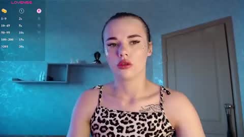 Snapshot of kseni_a chatting on July 2026 06:27:01 AM Ksenia online show from July 2026 06:27:01 AM