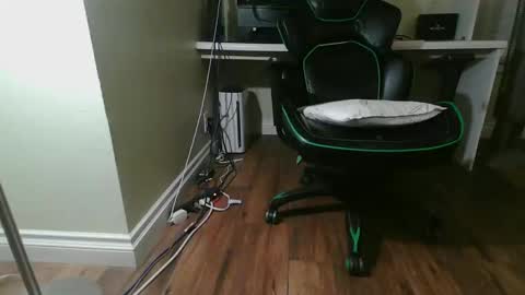 Snapshot of kt12369 chatting on January 2025 07:27:02 AM Kevin online show from January 2025 07:27:02 AM