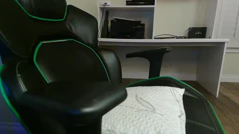 Snapshot of kt12369 chatting on January 2025 07:22:01 AM Kevin online show from January 2025 07:22:01 AM