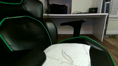 Snapshot of kt12369 chatting on February 2025 07:20:01 AM Kevin online show from February 2025 07:20:01 AM