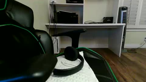 Snapshot of kt12369 chatting on February 2025 07:40:02 AM Kevin online show from February 2025 07:40:02 AM