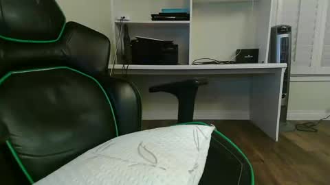 Snapshot of kt12369 chatting on February 2025 07:38:01 AM Kevin online show from February 2025 07:38:01 AM