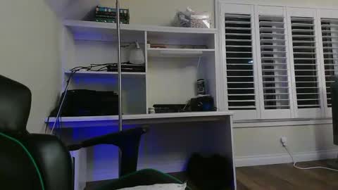 Snapshot of kt12369 chatting on October 2025 07:15:01 AM Kevin online show from October 2025 07:15:01 AM