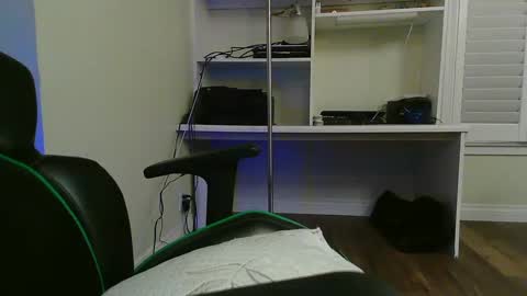 Snapshot of kt12369 chatting on October 2025 05:49:01 AM Kevin online show from October 2025 05:49:01 AM