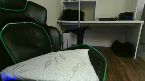 Snapshot of kt12369 chatting on October 2025 07:11:01 AM Kevin online show from October 2025 07:11:01 AM