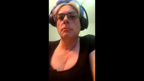 Snapshot of kullinky69 chatting on December 2025 04:30:01 AM kullinky69 online show from December 2025 04:30:01 AM