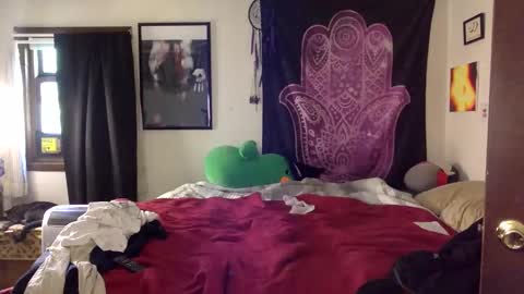 Kylianna online show from September 2025 05:01:02 PM