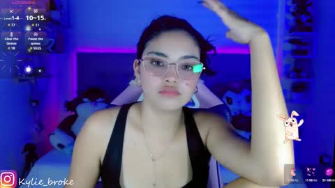 k ylie online show from February 2025 09:07:02 PM