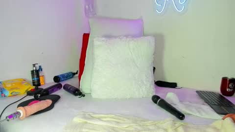 kylie Sttel online show from December 2024 03:55:02 AM