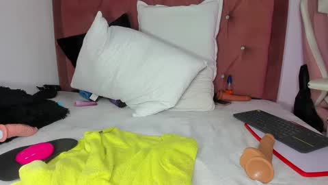 kylie Sttel online show from January 2025 03:44:01 PM