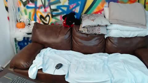 Snapshot of kyliebenson chatting on November 2025 10:39:02 AM Melissa online show from November 2025 10:39:02 AM