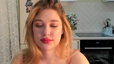 Snapshot of kylieblond chatting on December 2024 09:31:02 PM Din online show from December 2024 09:31:02 PM