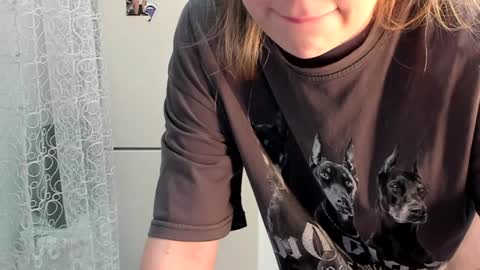 Snapshot of kylieblond chatting on January 2025 10:41:02 PM Din online show from January 2025 10:41:02 PM